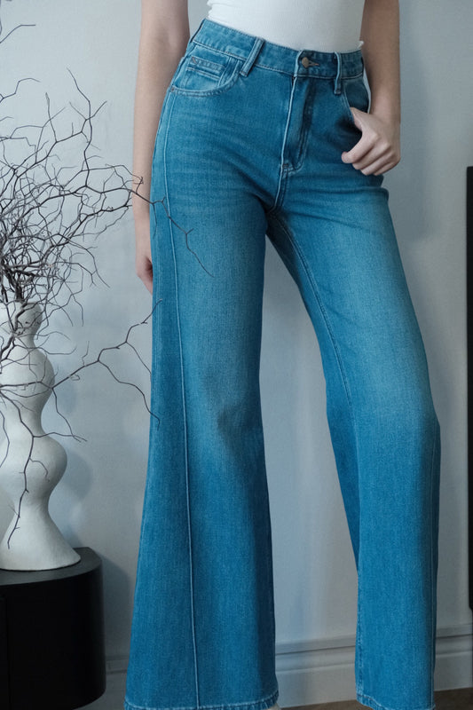 Cecilia Jeans Light Wash Blue